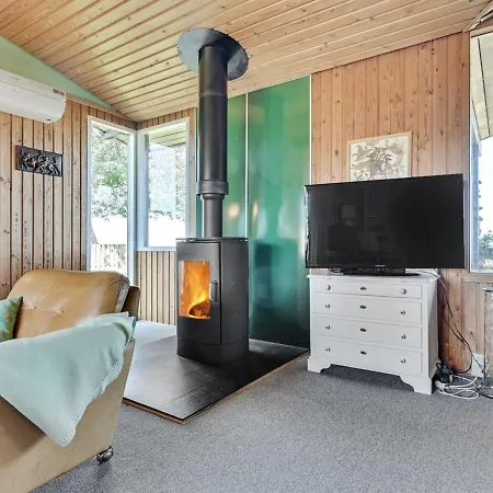 Nnykka - 100m From The Sea By Interhome